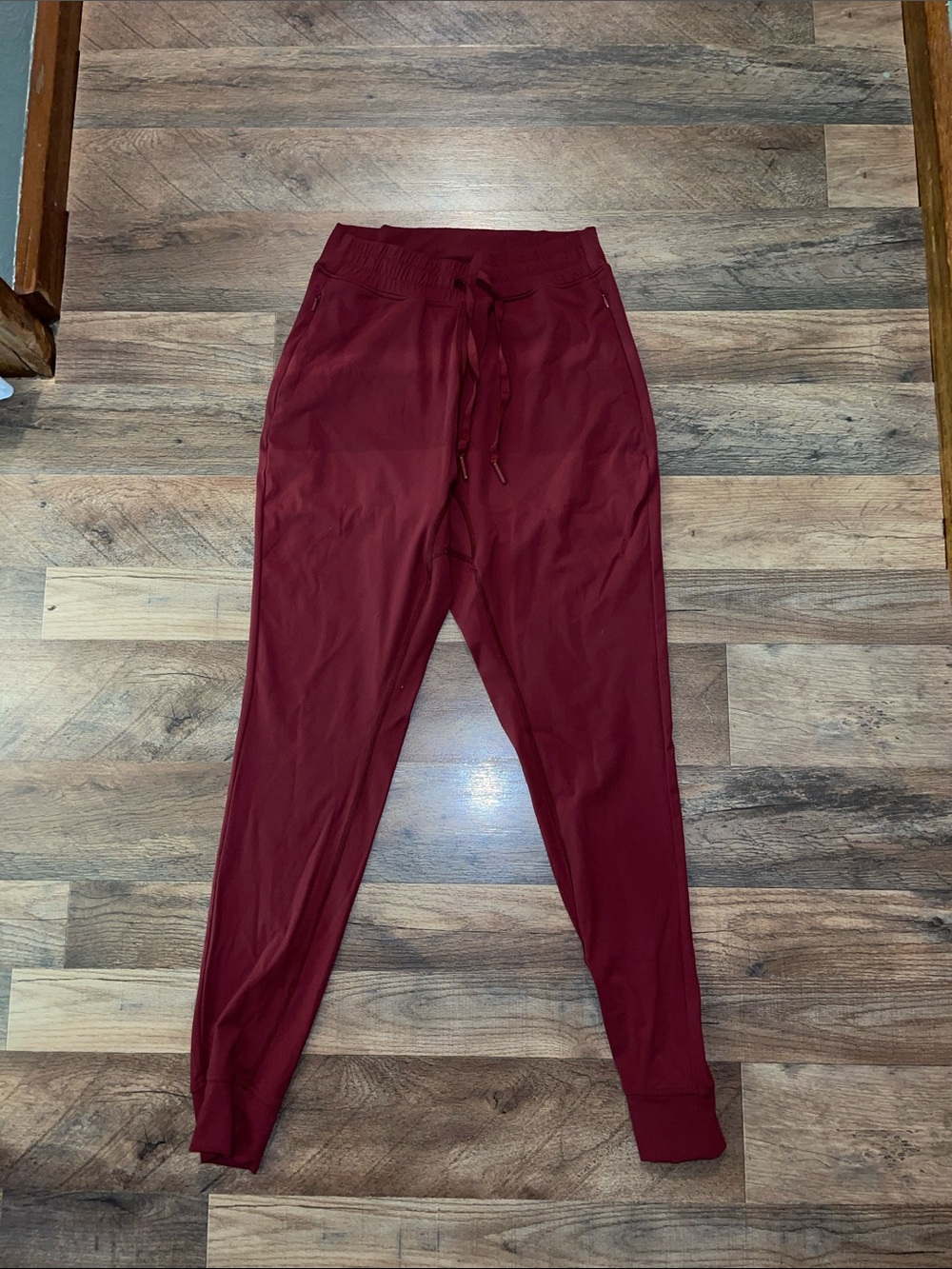 BuffBunny Bejeweled Jogger Pants size Medium in Vineyard Red